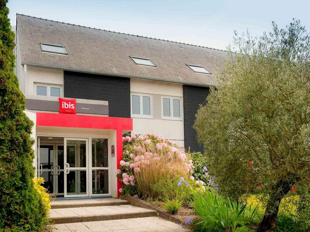 Ibis Vannes Buitenkant foto