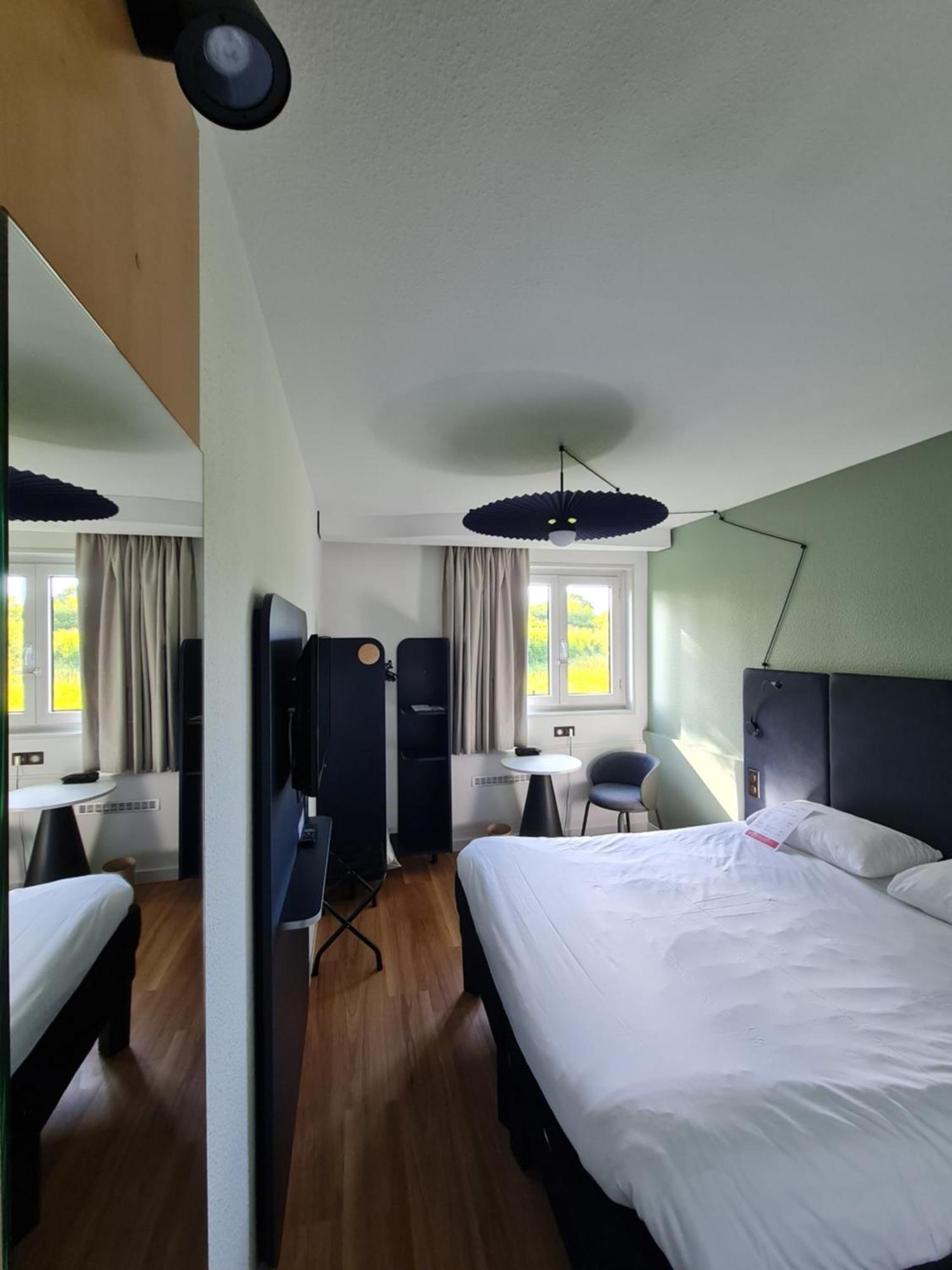 Ibis Vannes Buitenkant foto