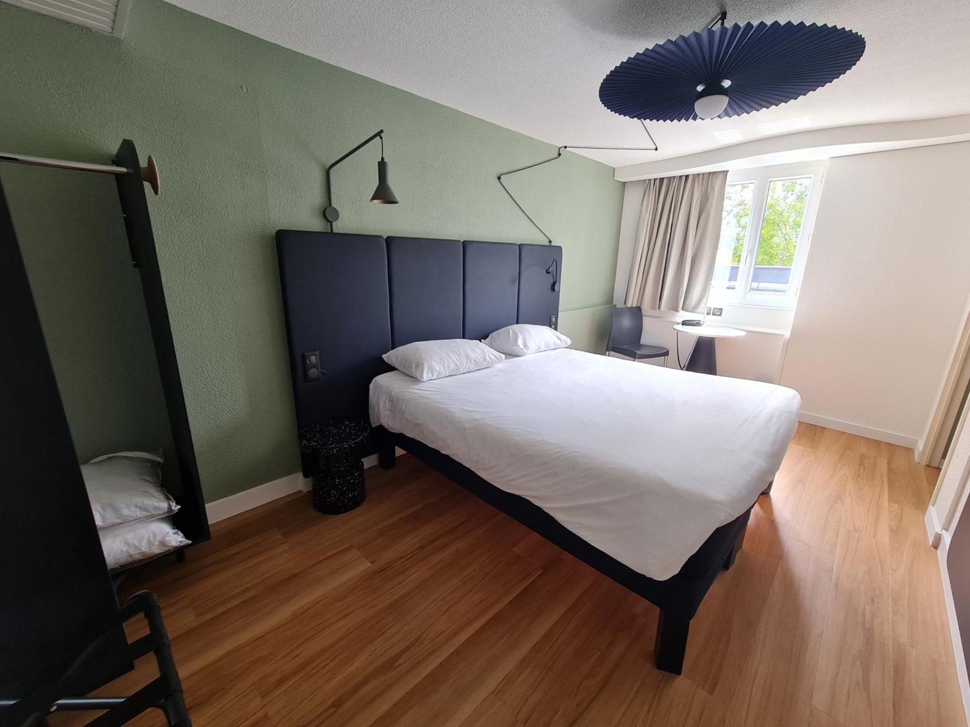 Ibis Vannes Buitenkant foto