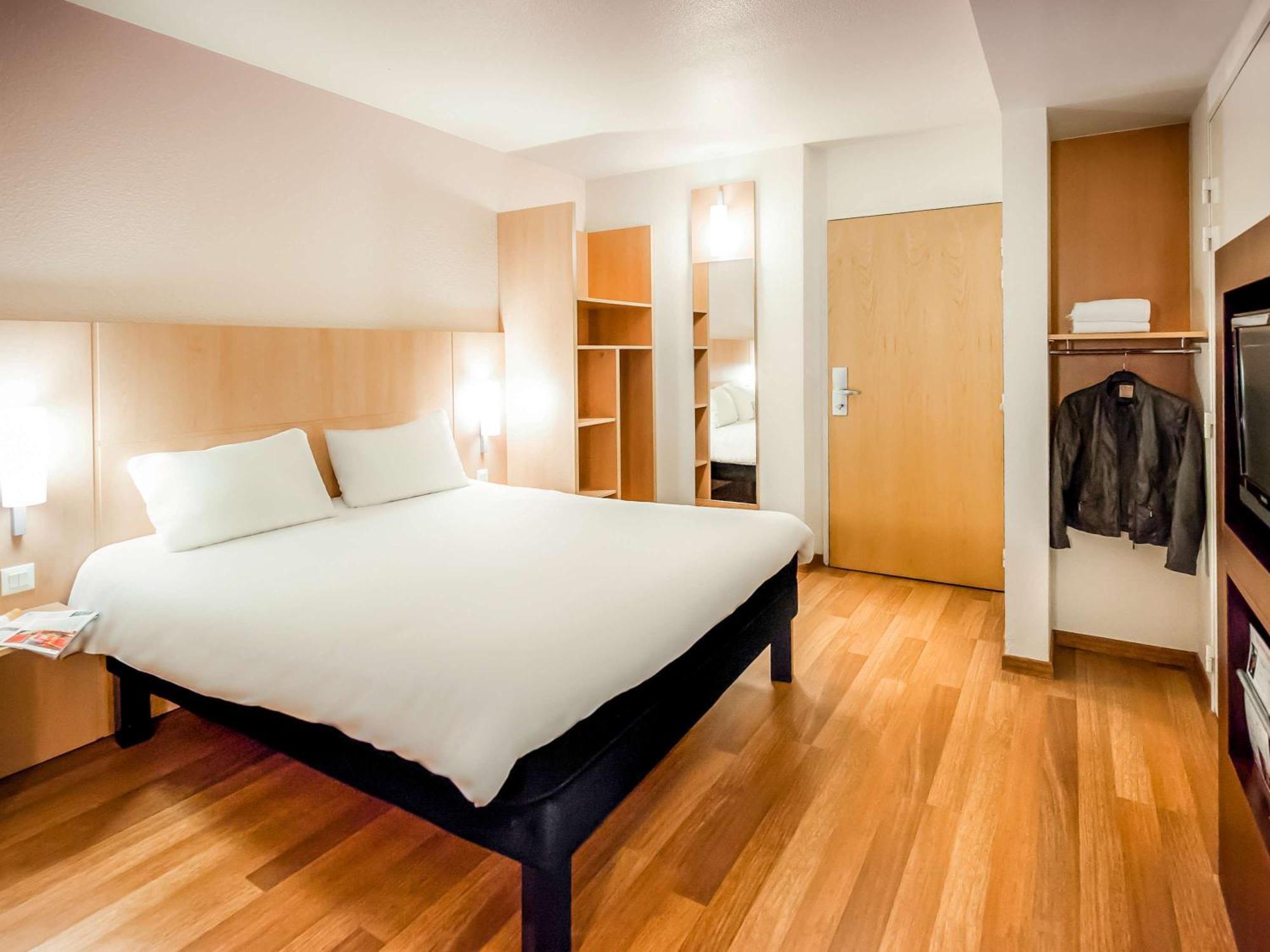Ibis Vannes Buitenkant foto