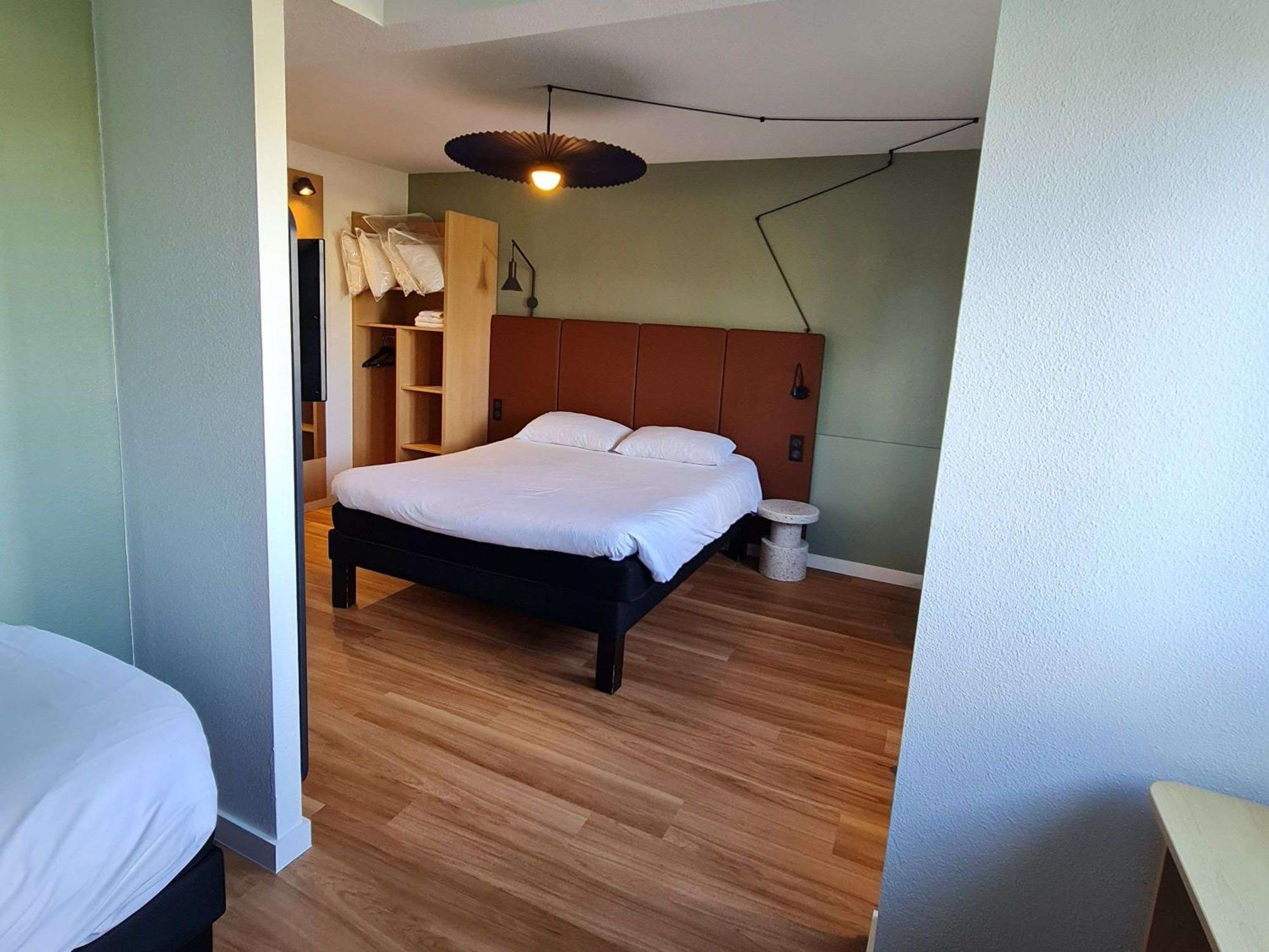 Ibis Vannes Buitenkant foto