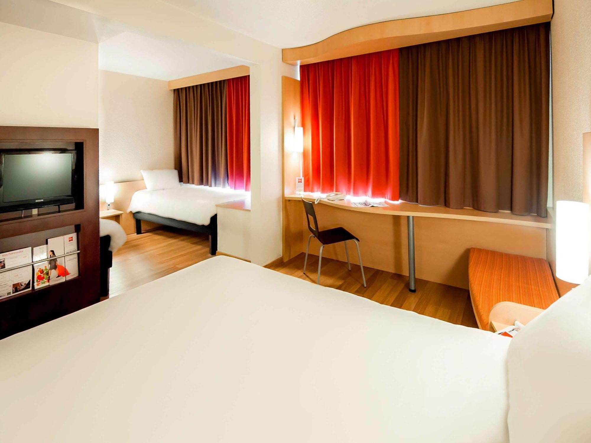 Ibis Vannes Buitenkant foto