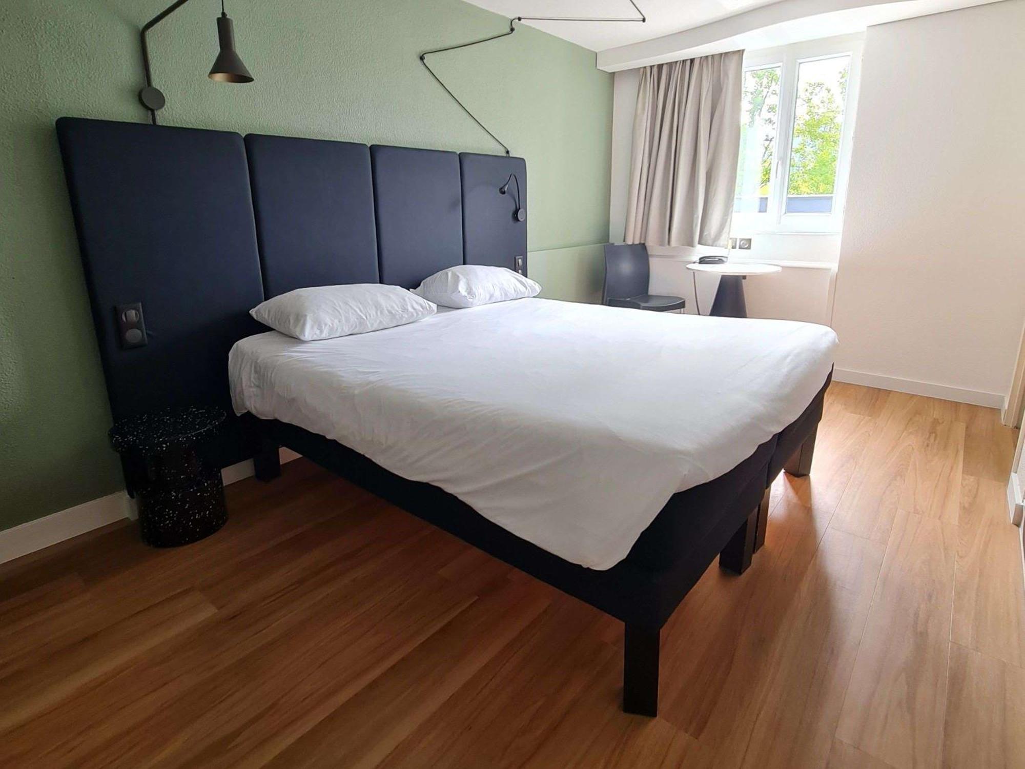 Ibis Vannes Buitenkant foto