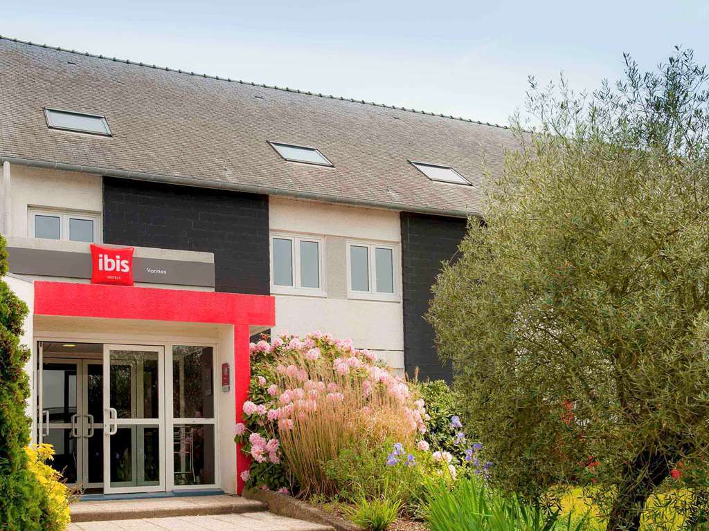 Ibis Vannes Buitenkant foto