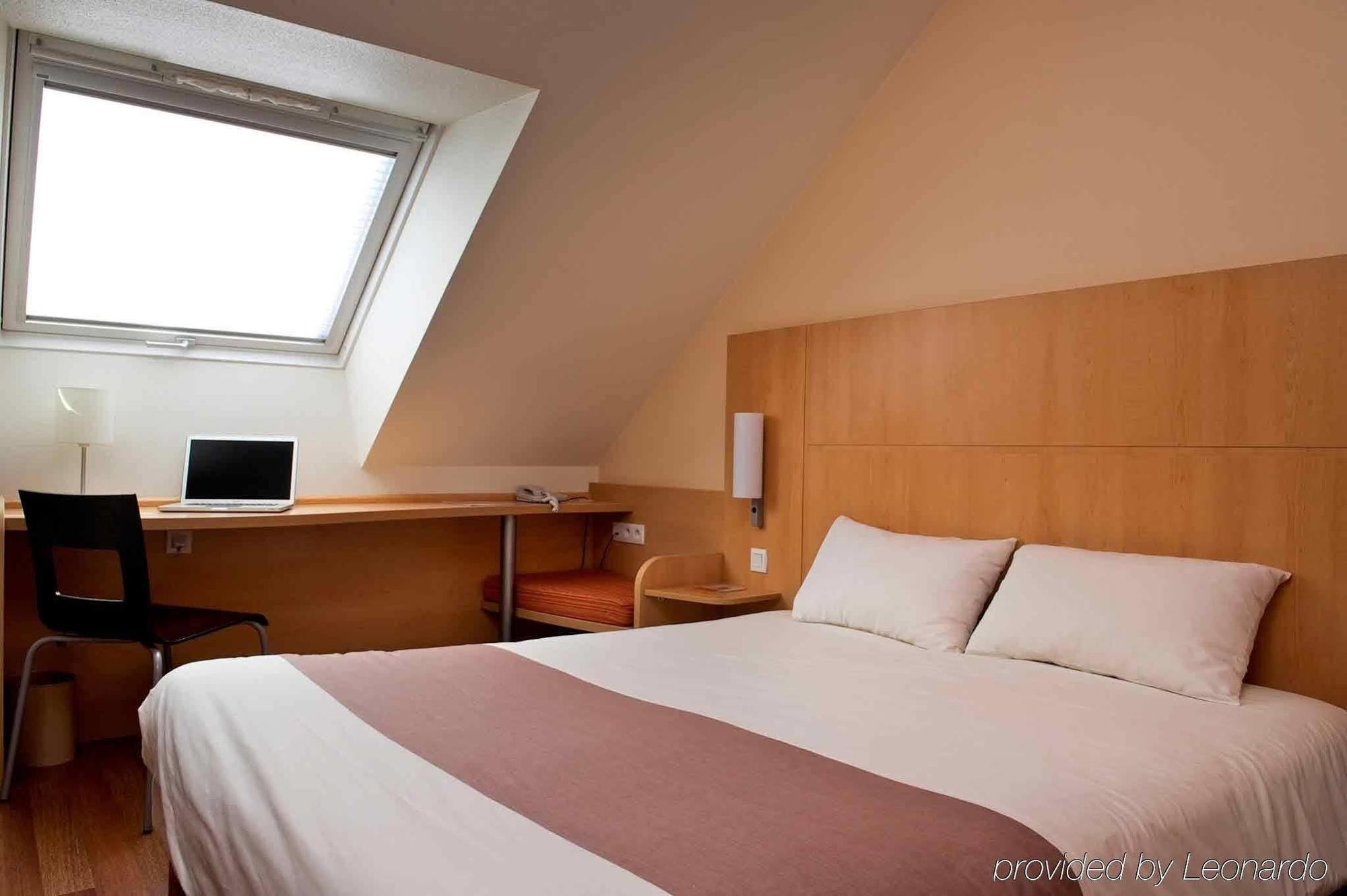 Ibis Vannes Buitenkant foto