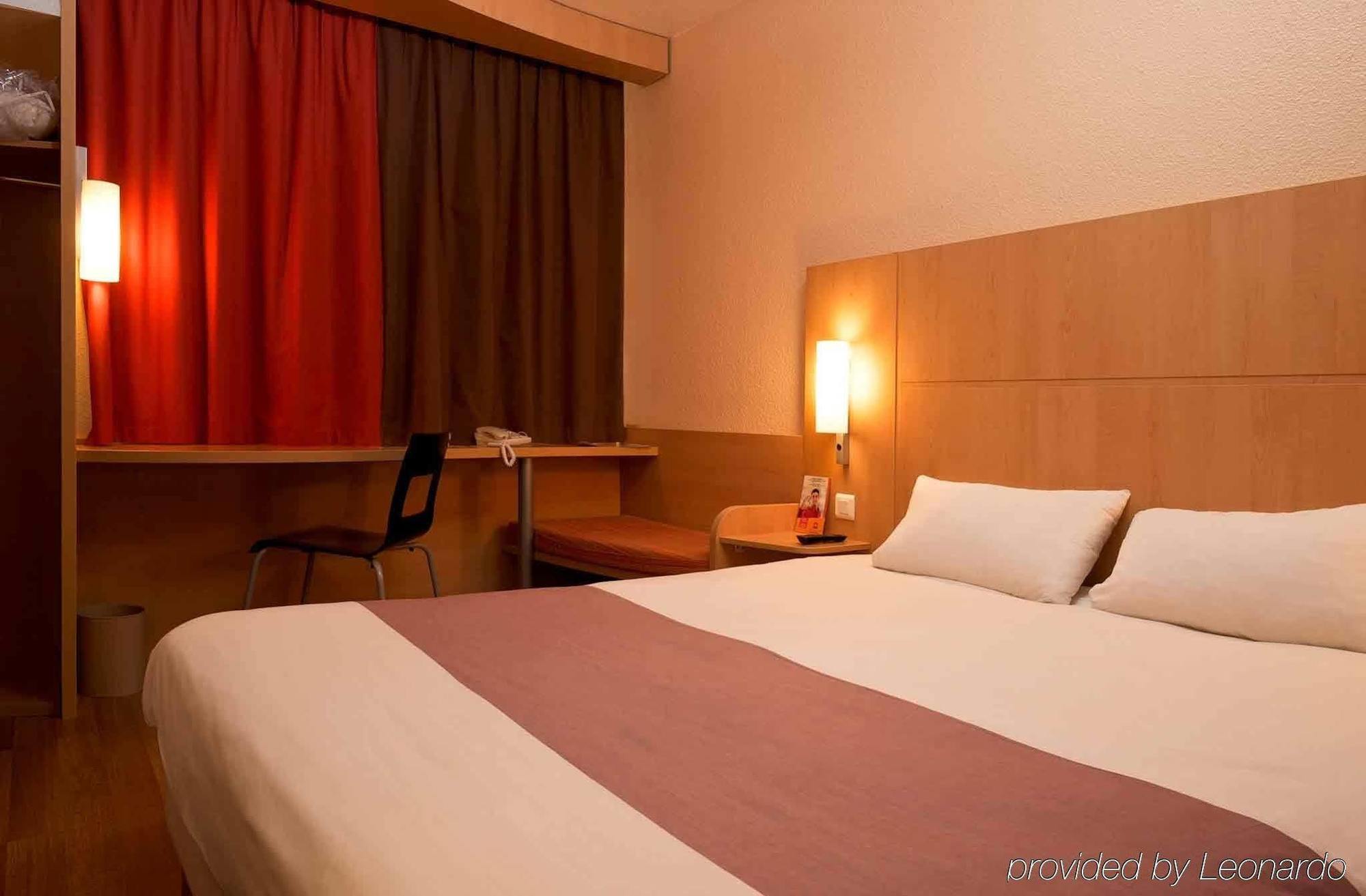 Ibis Vannes Buitenkant foto